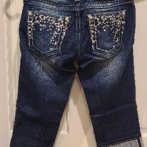 NWOT Miss Me Embellished Jean Capris in Size 25 - Picture 5 of 10